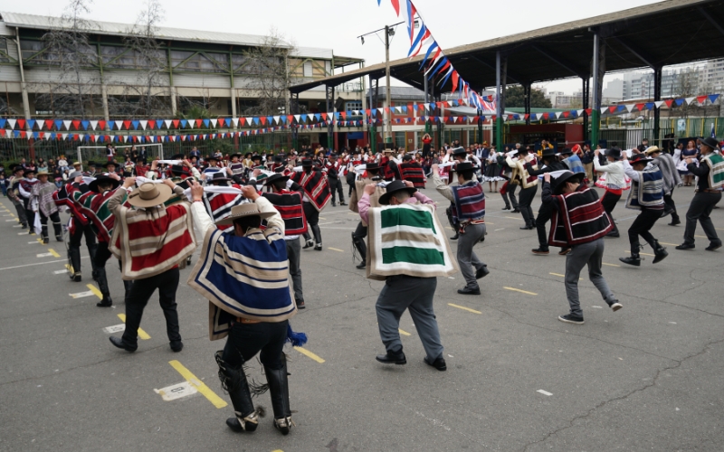 Orgullosos de nuestra patria, &quot;Viva Chile&quot;