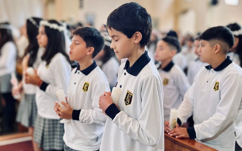 Primera Comunión 2025: Un emotivo encuentro con Jesús en comunidad