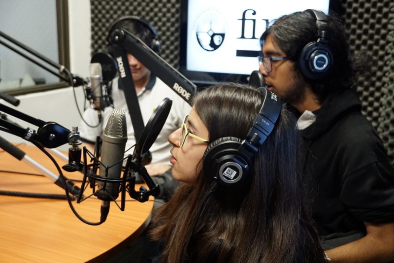 Estudiantes de III° Medio B visitan la Escuela de Periodismo de la Universidad Finis Terrae