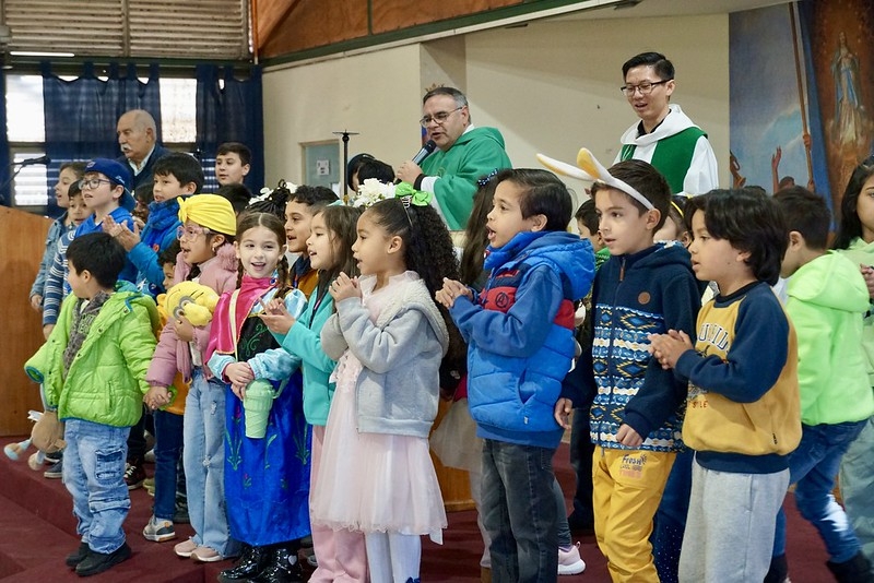 Eucaristía dominical congregó a decenas de familias en un encuentro de fe y alegría